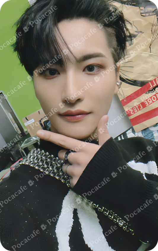 THE WORLD EP 1 MOVEMENT A VER 2